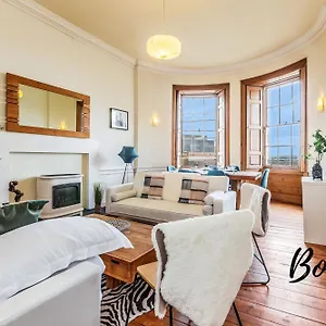 Apartment New Town 3br-1ba, St. James Centre - Free Parking By Bonjour Residences, Edinburgh