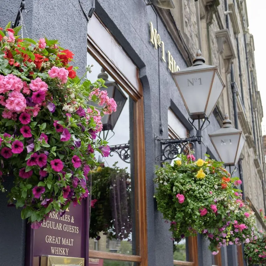 The Rock View Apartment Edinburgh Old Town 2-Bedroom Terrace Lift Parking